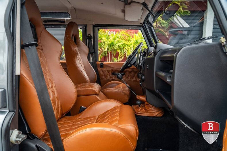 1987 Land Rover Defender