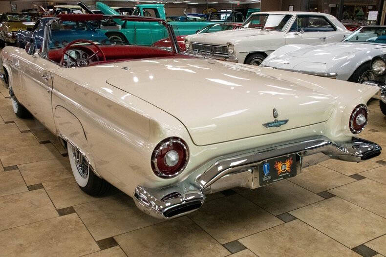 1957 Ford Thunderbird