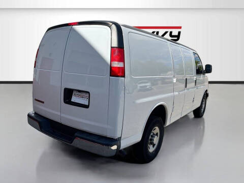 2024 Chevrolet Express 2500