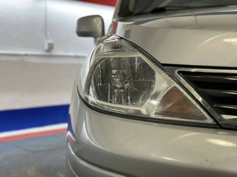 2011 Nissan Versa 1.8 S
