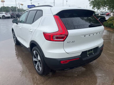 2026 Volvo XC40 B5 Core