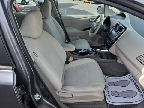 2015 Nissan LEAF SV