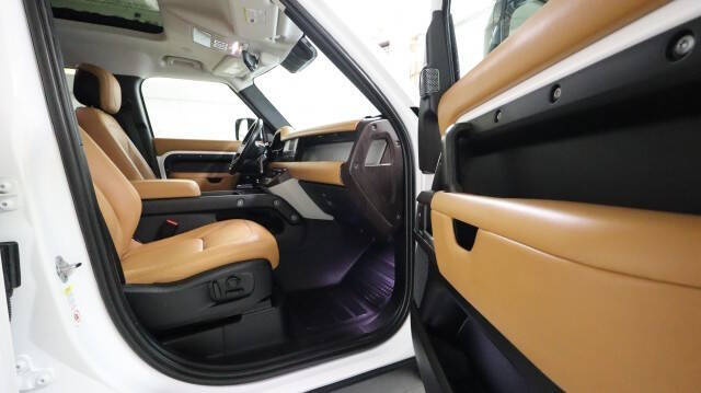 2023 Land Rover Defender 110 SE