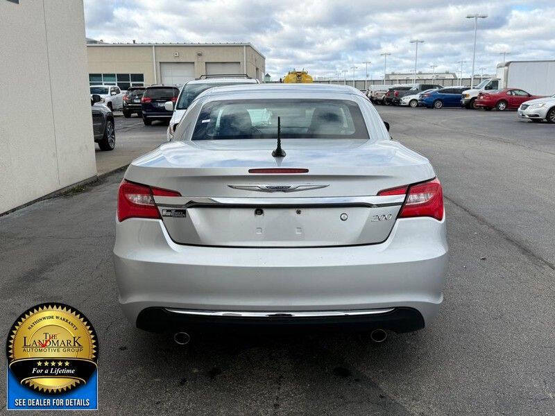 2012 Chrysler 200 Limited