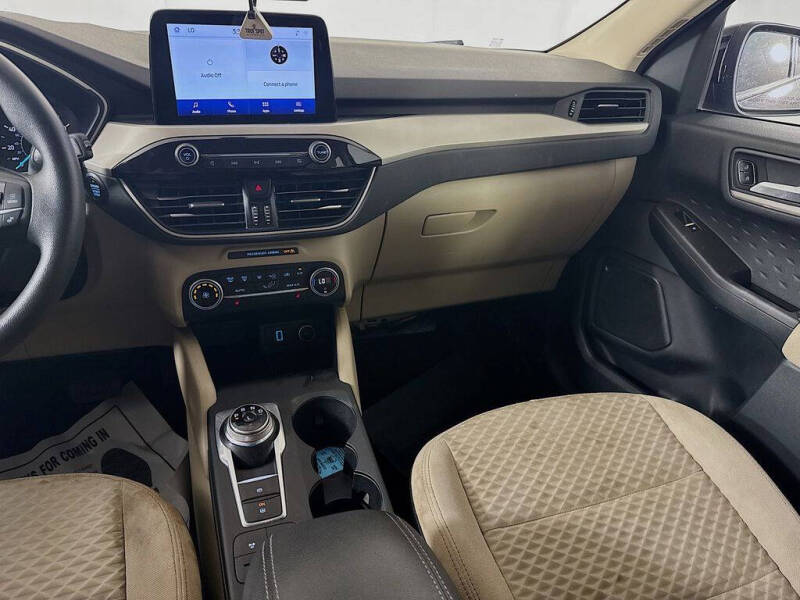 2020 Ford Escape SE