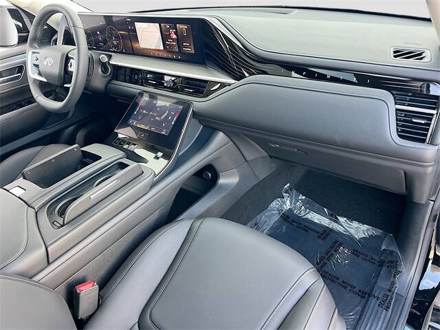 2025 Infiniti QX80 Pure