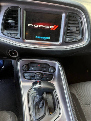 2015 Dodge Challenger SXT