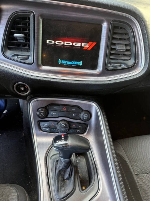 2015 Dodge Challenger SXT