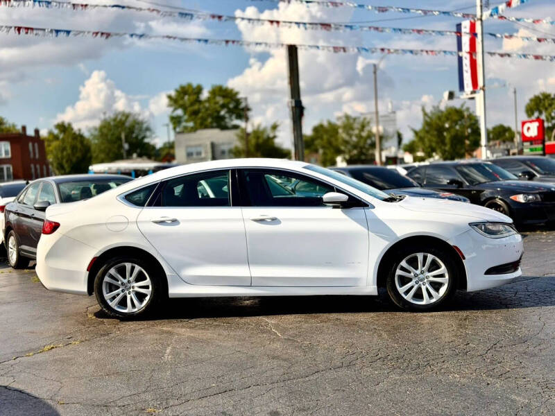 2016 Chrysler 200 Touring