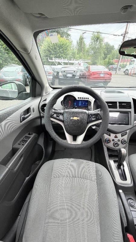 2016 Chevrolet Sonic LT Auto