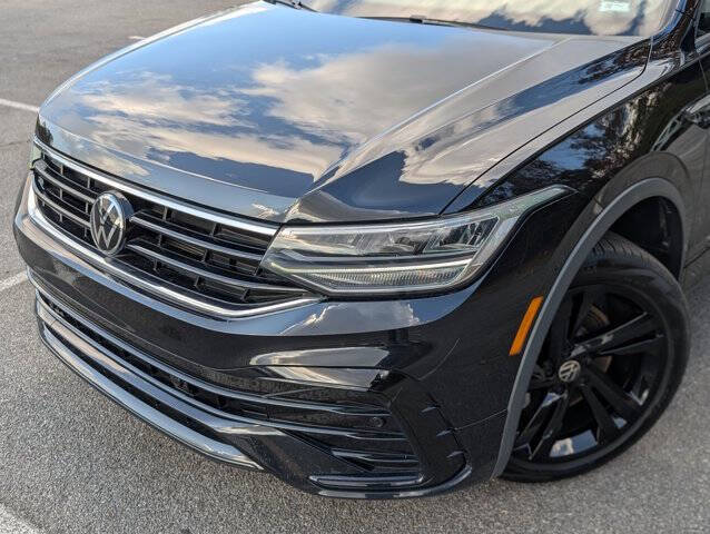 2023 Volkswagen Tiguan SE R-Line Black