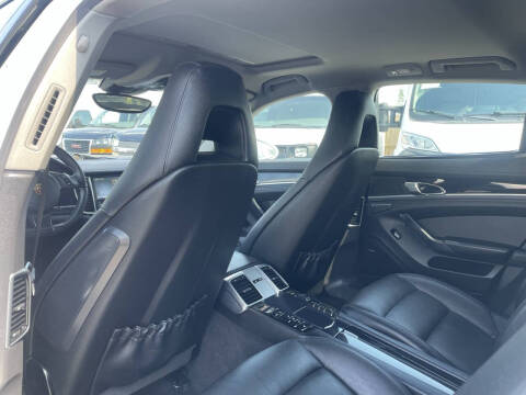 2016 Porsche Panamera