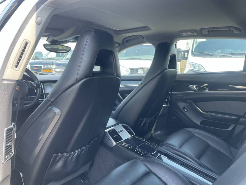 2016 Porsche Panamera