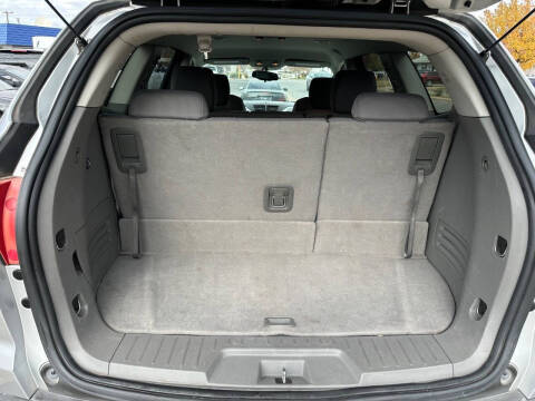 2011 Chevrolet Traverse LS