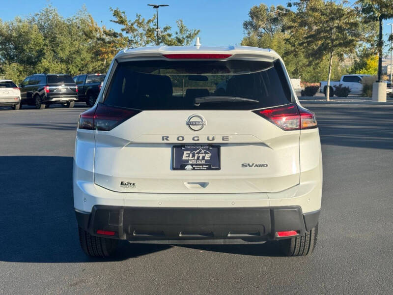 2024 Nissan Rogue SV