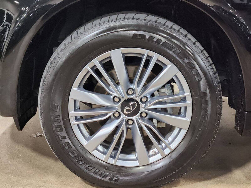 2022 Infiniti QX80 Luxe