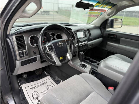 2014 Toyota Sequoia SR5