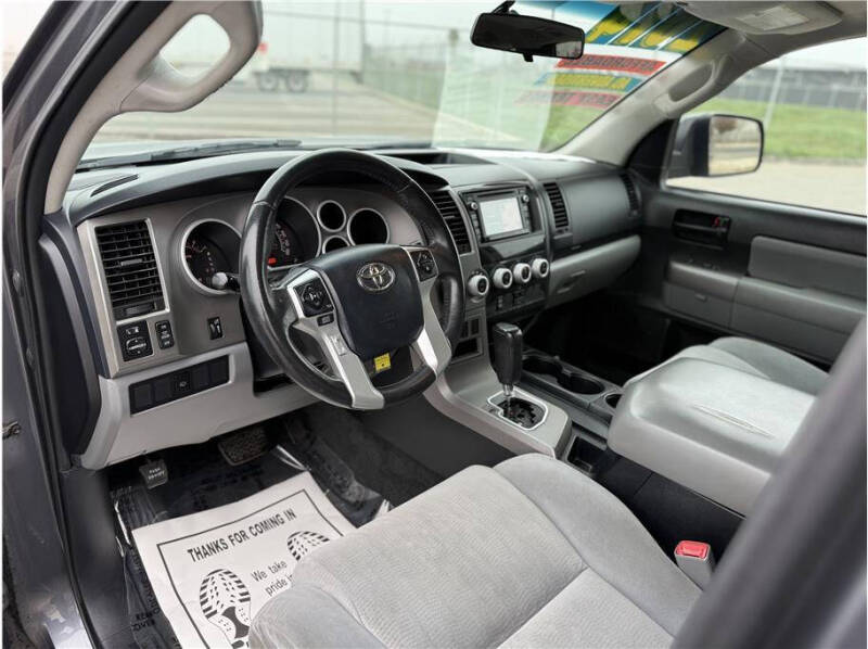 2014 Toyota Sequoia SR5