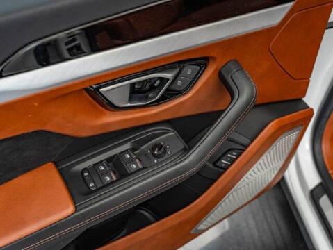 2022 Lamborghini Urus