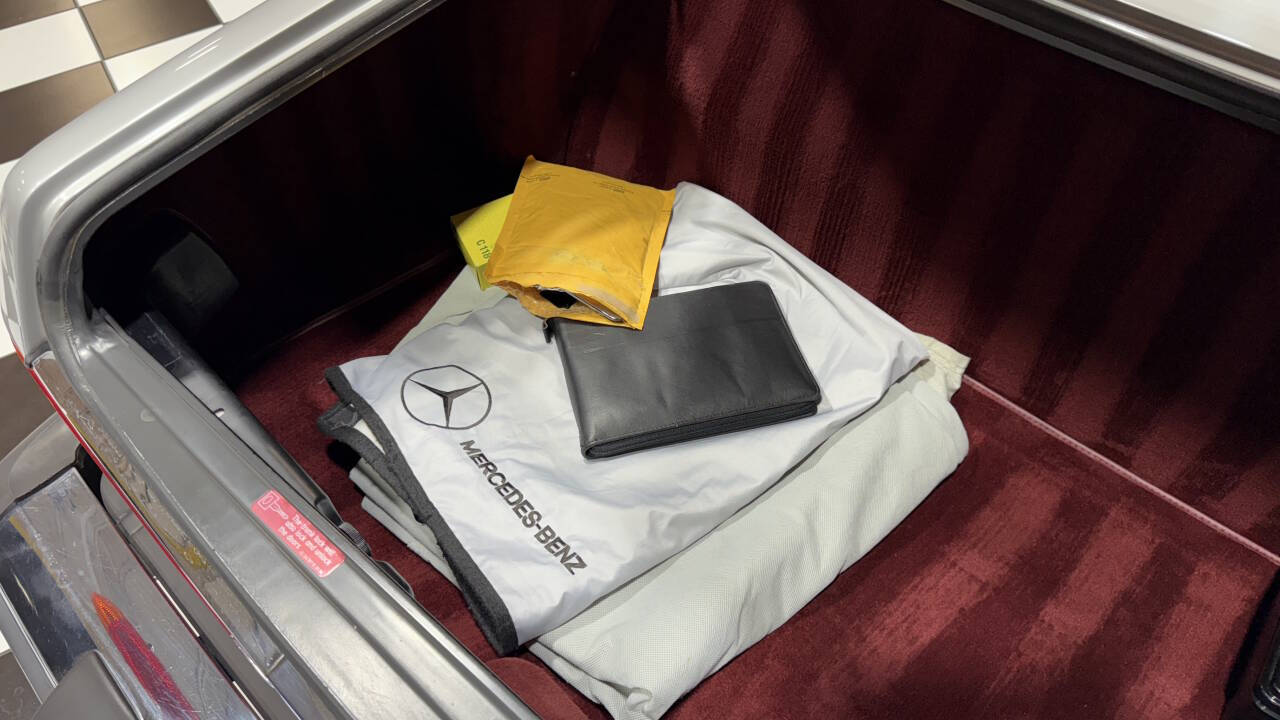 1988 Mercedes-Benz 560-Class 55