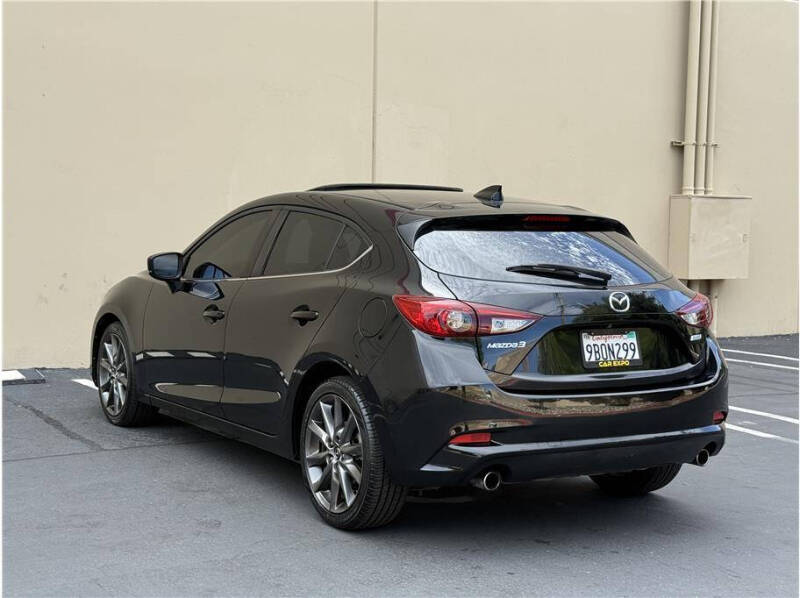 2018 Mazda MAZDA3 Touring
