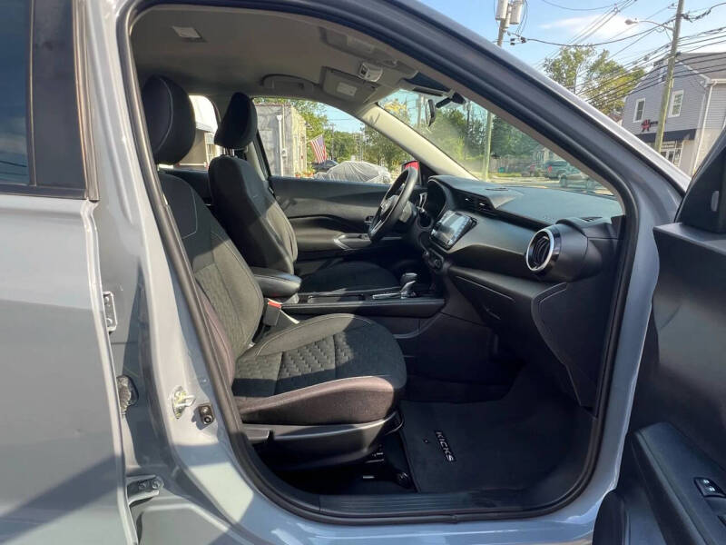 2022 Nissan Kicks SV