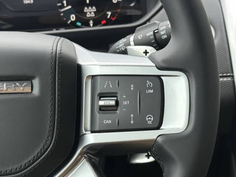 2025 Land Rover Discovery P300 Dynamic SE