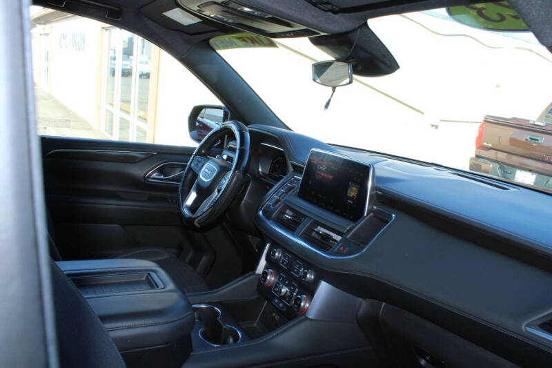 2023 GMC Yukon XL SLE