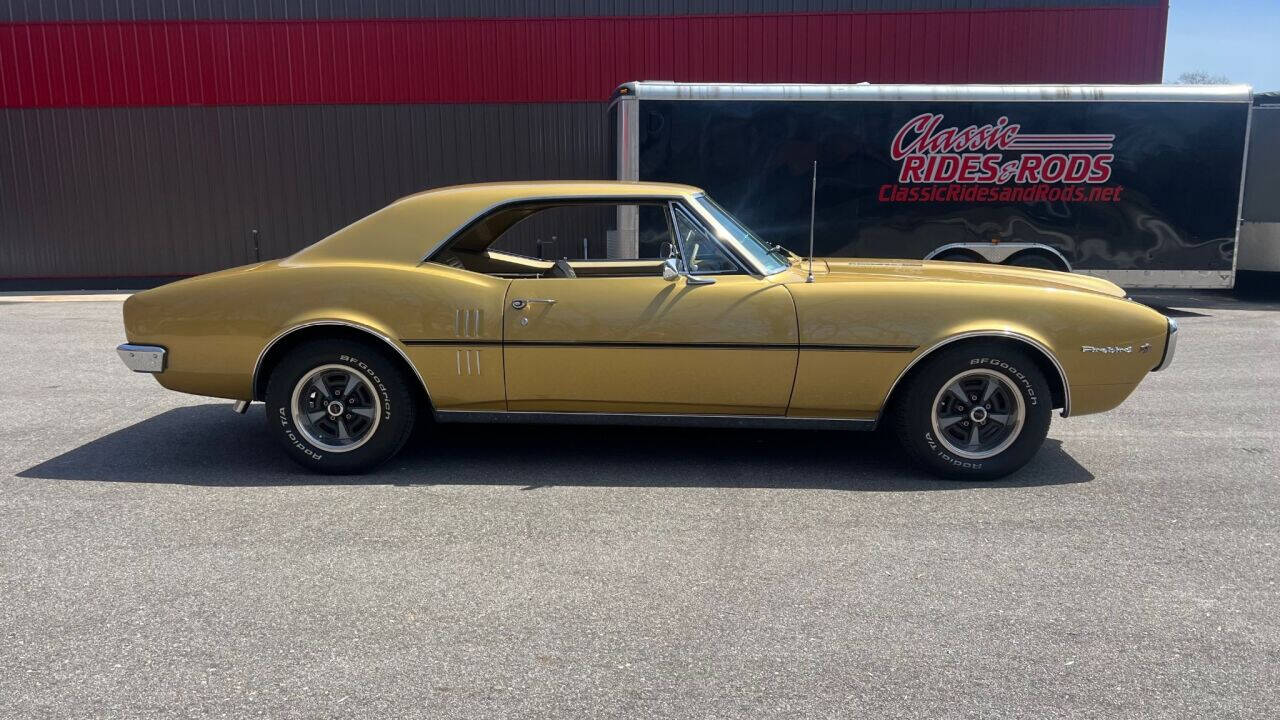 1967 Pontiac Firebird 3
