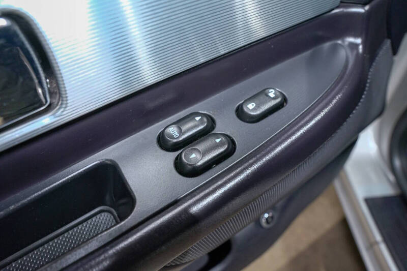 2004 Ford Thunderbird Deluxe