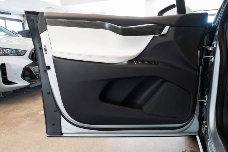 2016 Tesla Model X P90D
