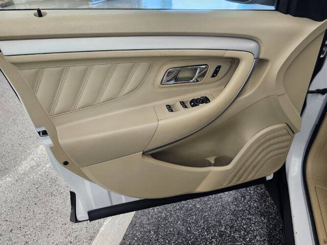 2017 Ford Taurus SEL