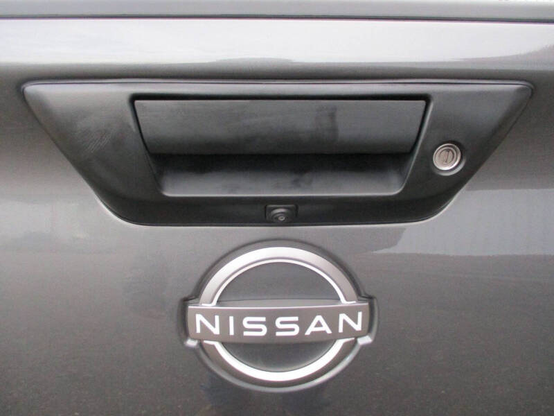 2023 Nissan Titan SV