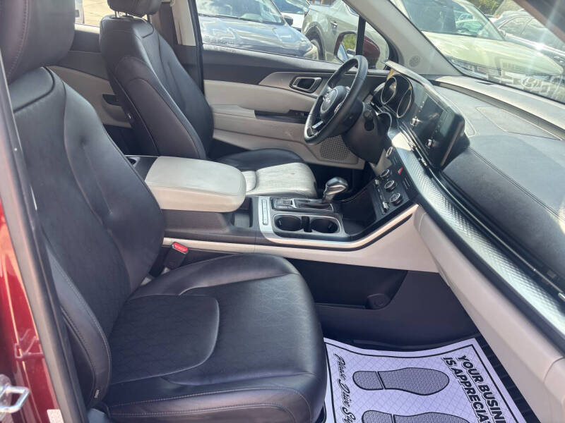 2023 Kia Carnival LX