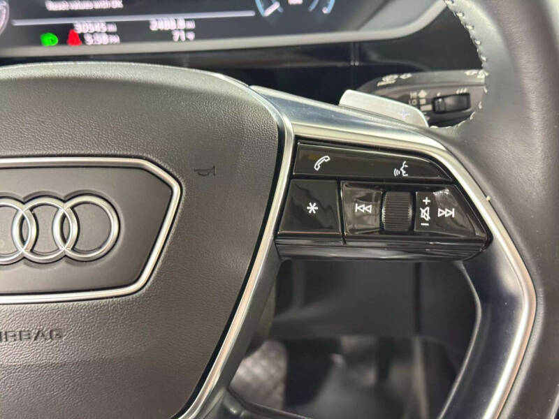 2019 Audi e-tron quattro Premium Plus