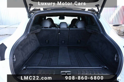 2021 Aston Martin DBX