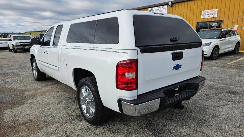 2012 Chevrolet Silverado 1500 LT photo 3