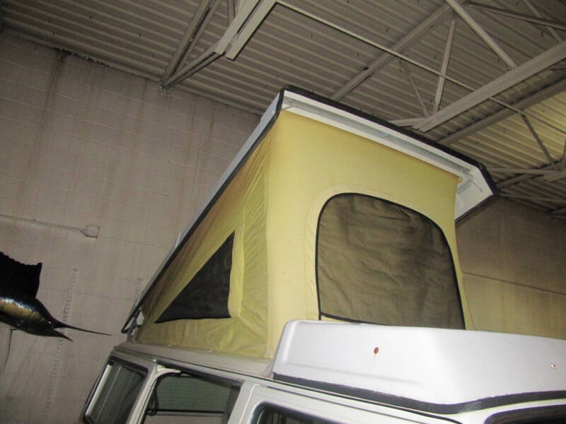 1982 Volkswagen Vanagon Camper