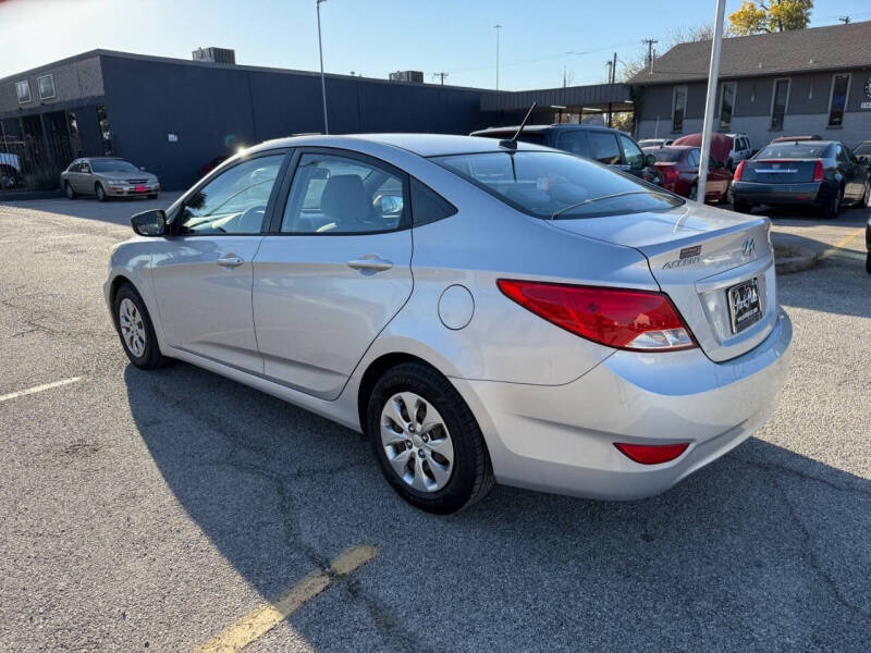 2016 Hyundai Accent SE