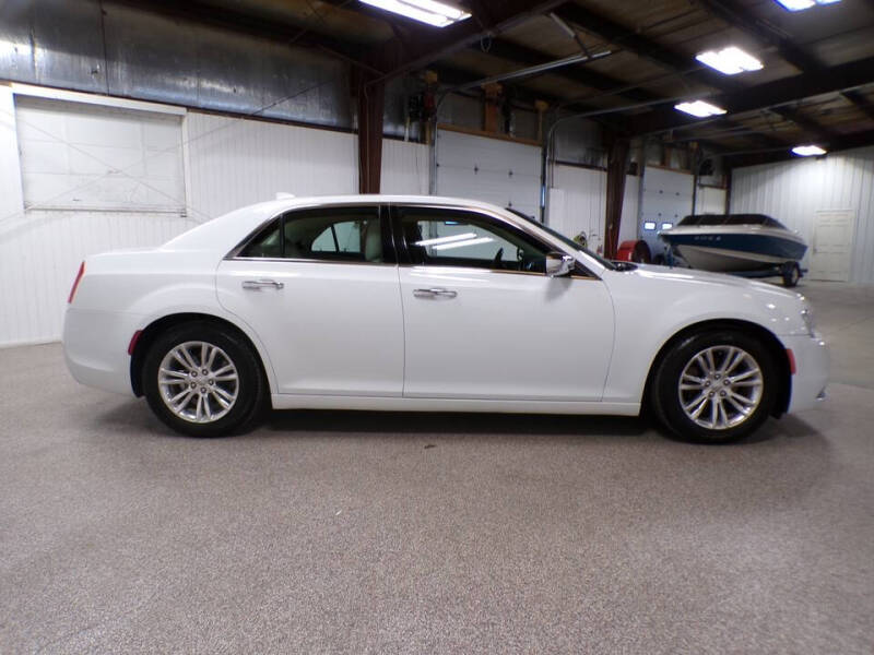 2016 Chrysler 300 C