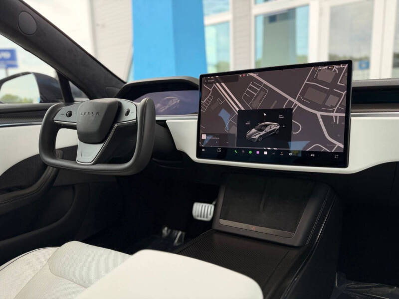 2022 Tesla Model S Plaid