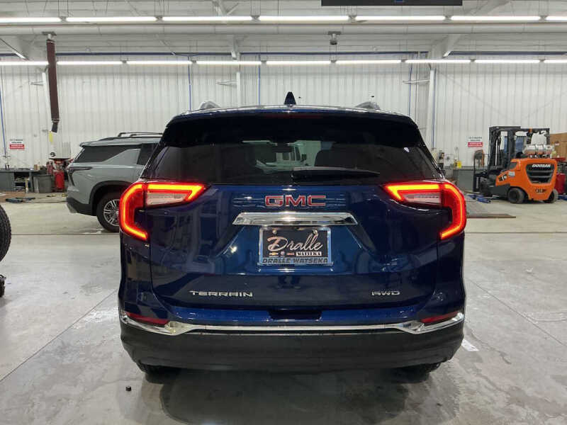 2022 GMC Terrain SLT