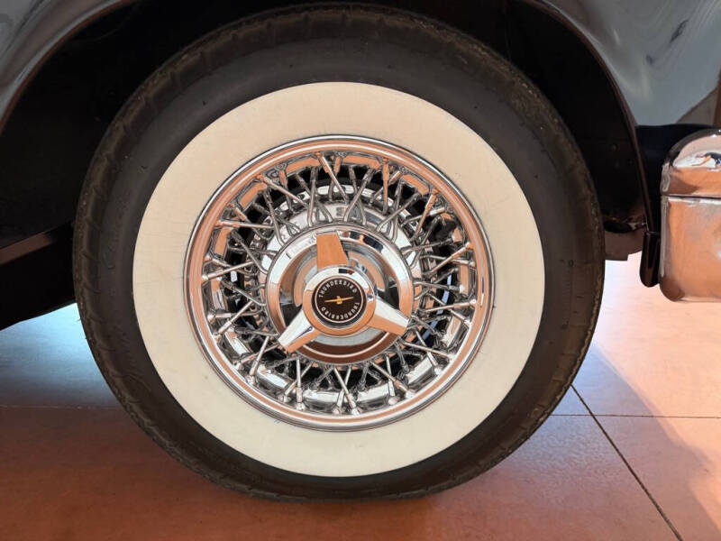 1957 Ford Thunderbird