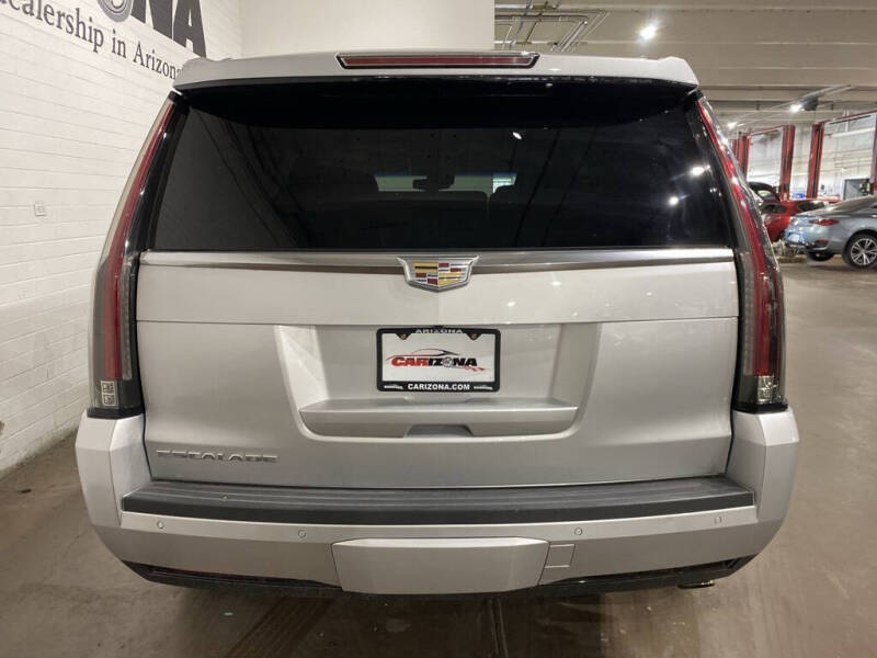 2016 Cadillac Escalade Luxury Collection