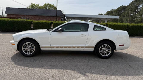 2005 Ford Mustang V6 Deluxe