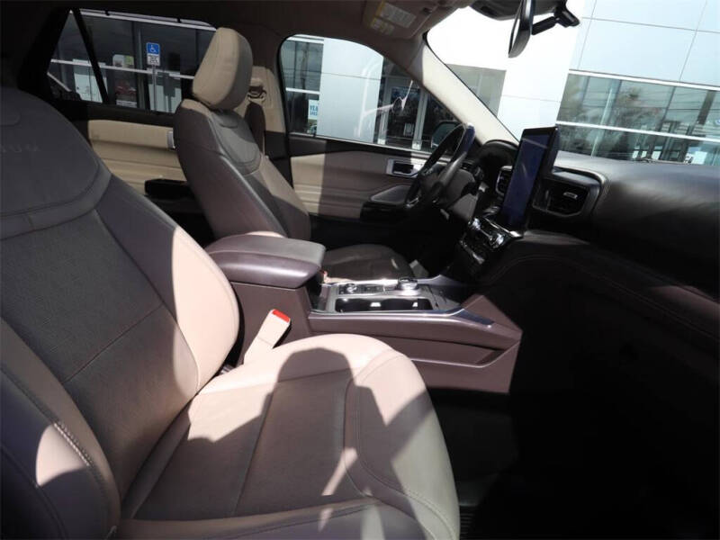 2022 Ford Explorer Platinum