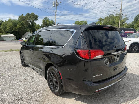 2020 Chrysler Pacifica Touring L