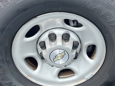 2023 Chevrolet Express 2500