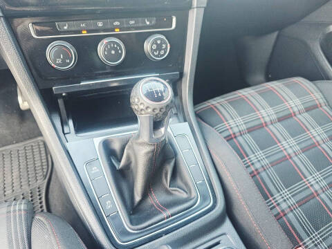 2016 Volkswagen Golf GTI S