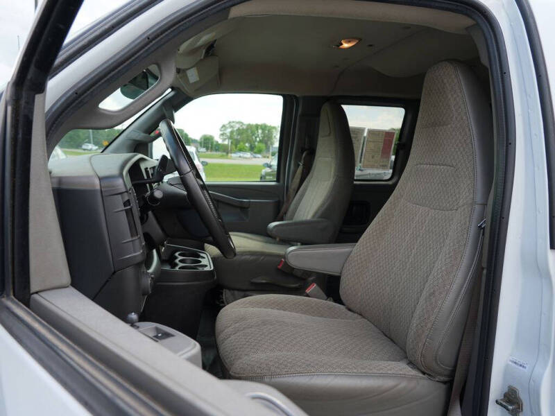 2022 Chevrolet Express LS 3500